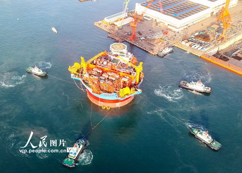 山东青岛 亚洲首艘圆筒型 海上油气加工厂 启运珠江口盆地